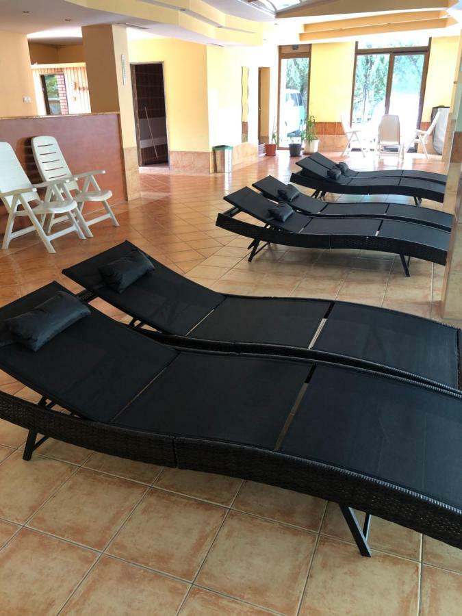 Апартаменты Dorina Wellness Шиофок Экстерьер фото
